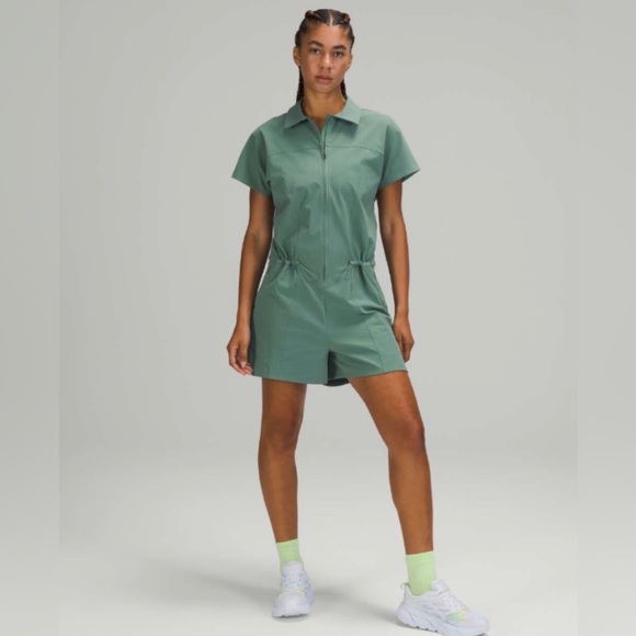 lululemon athletica Pants - NWOT Lululemon stretch Pocketed Romper Size US6